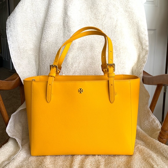 Tory Burch Handbags - Authentic Tory Burch Emerson Small Buckle Tote